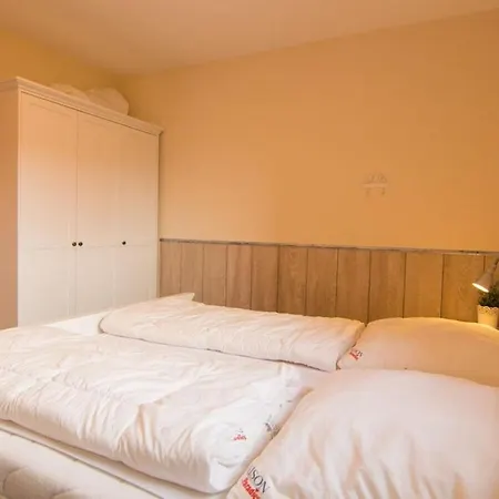 With 1 Bedroom Westerbergen